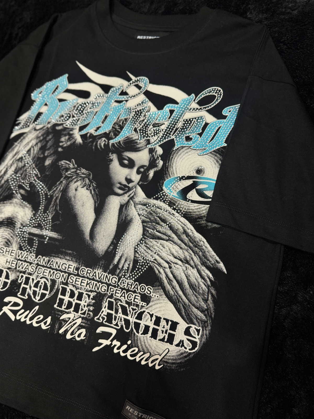 Remera RESTRICTED Angels 2