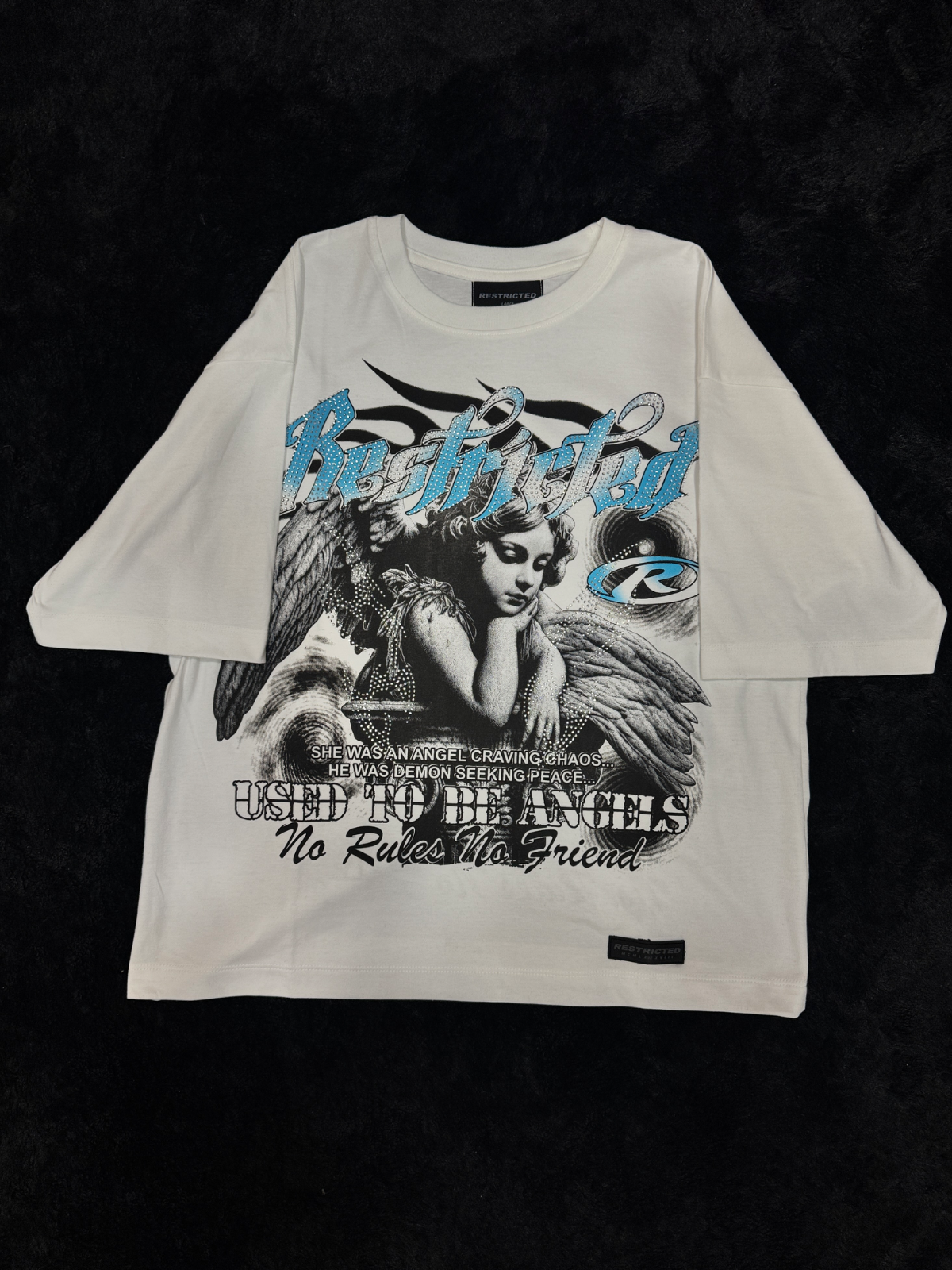 Remera RESTRICTED Angels